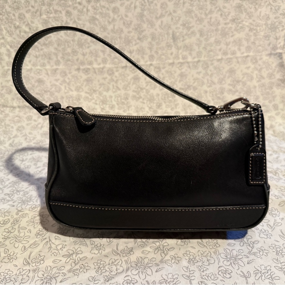 Coach Vintage Hamptons Demi Baguette - Black Leather Bag